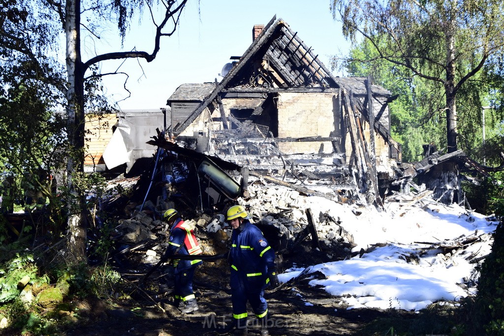 Grossfeuer Einfamilienhaus Siegburg Muehlengrabenstr P1328.JPG - Miklos Laubert